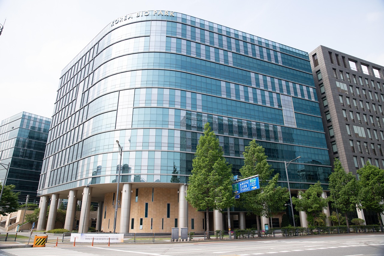 吸烟的早期警告：历史广告和医疗警告