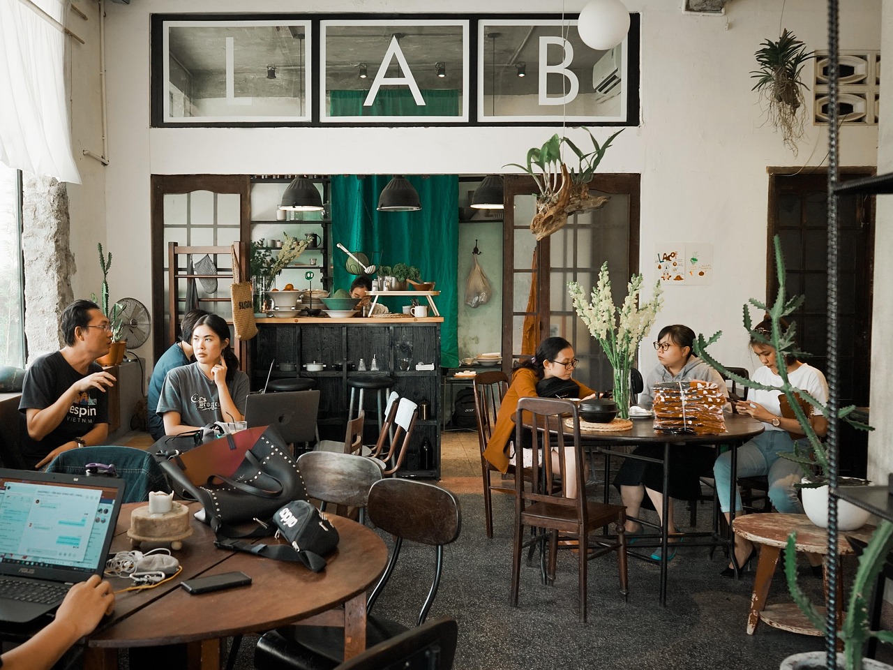 百事了解不同行业的消费者，制定更适合的营销策略